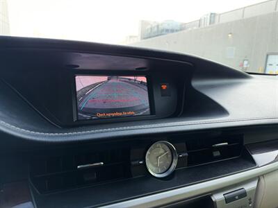 2013 Lexus ES 350   - Photo 28 - Madison, WI 53716