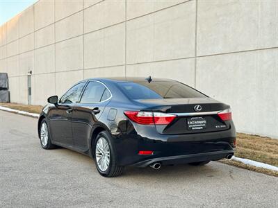 2013 Lexus ES 350   - Photo 8 - Madison, WI 53716