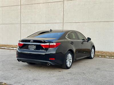 2013 Lexus ES 350   - Photo 11 - Madison, WI 53716