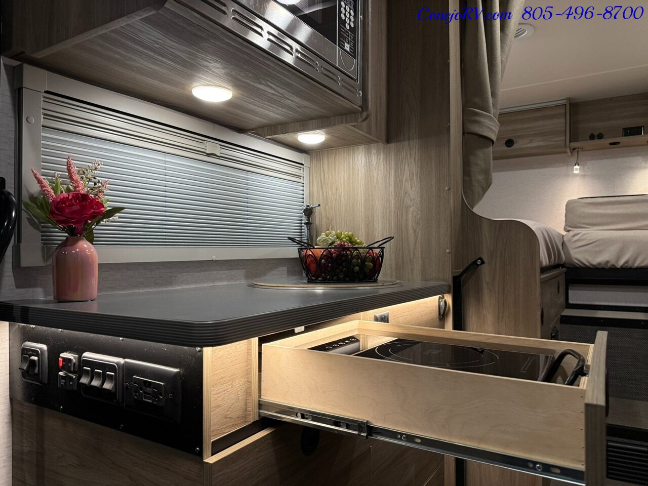 2025 Winnebago Ekko 23B Full Body Paint - Photo 18 - Thousand Oaks, CA 91360
