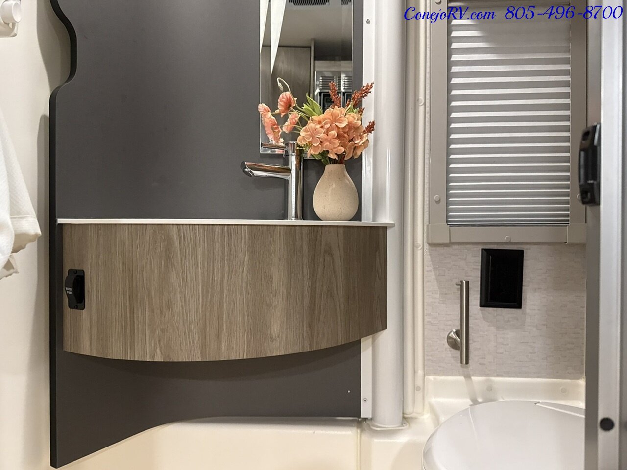 2025 Winnebago Ekko 23B Full Body Paint - Photo 23 - Thousand Oaks, CA 91360