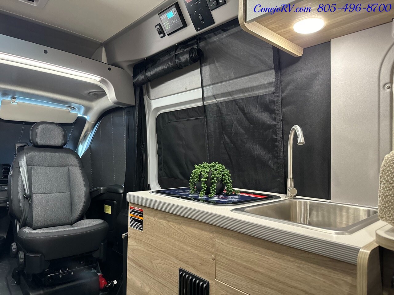 2024 Winnebago Solis Pocket 36A Murphy Bed Full Galley   - Photo 17 - Thousand Oaks, CA 91360