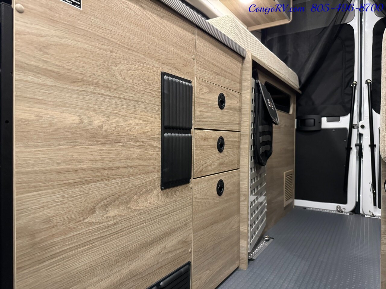 2024 Winnebago Solis Pocket 36A Murphy Bed Full Galley   - Photo 15 - Thousand Oaks, CA 91360