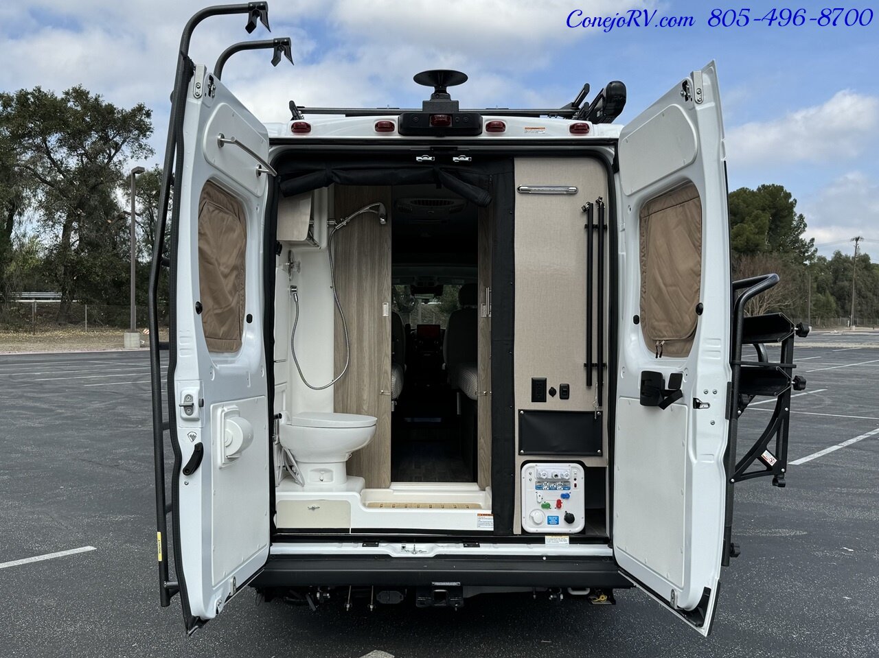 2024 Winnebago Travato 59K Touring Coach 2.8KW Onan Generator  Dealer Demo - Photo 38 - Thousand Oaks, CA 91360