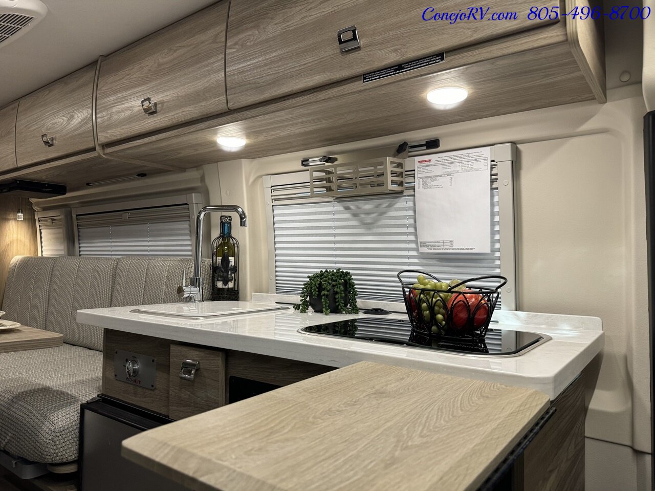 2024 Winnebago Travato 59K Touring Coach 2.8KW Onan Generator  Dealer Demo - Photo 10 - Thousand Oaks, CA 91360