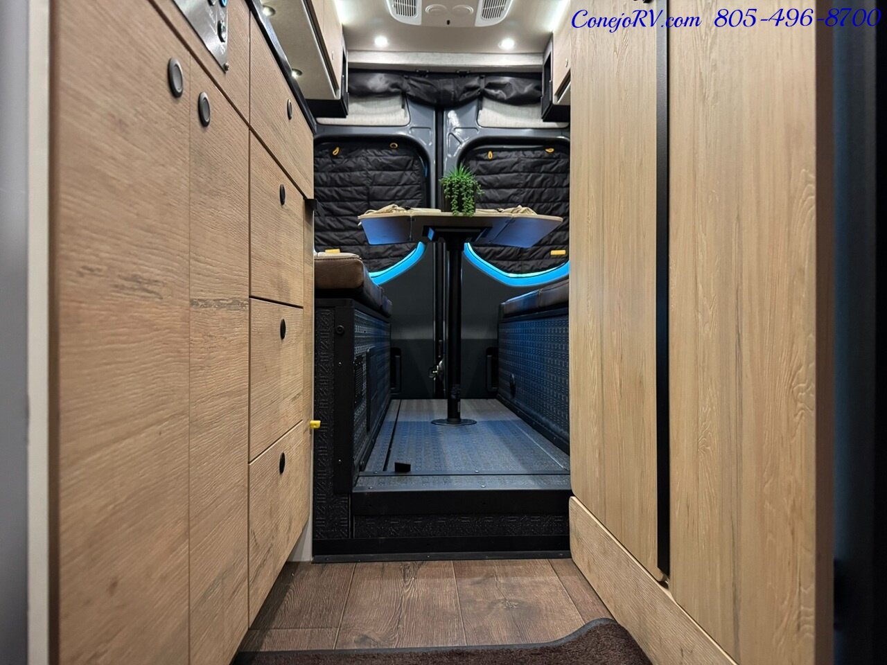 2025 Storyteller Overland Crew Mode XL AWD 16.8kWh Lithonics Lithium System Mercedes Turbo Diesel **Available for Order** - Photo 12 - Thousand Oaks, CA 91360