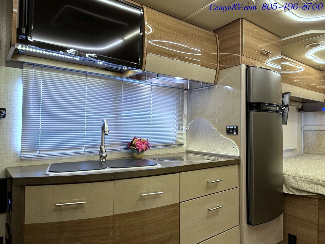 2017 Winnebago View 24J Slide-Out Mercedes Turbo Diesel Full Body Paint   - Photo 10 - Thousand Oaks, CA 91360