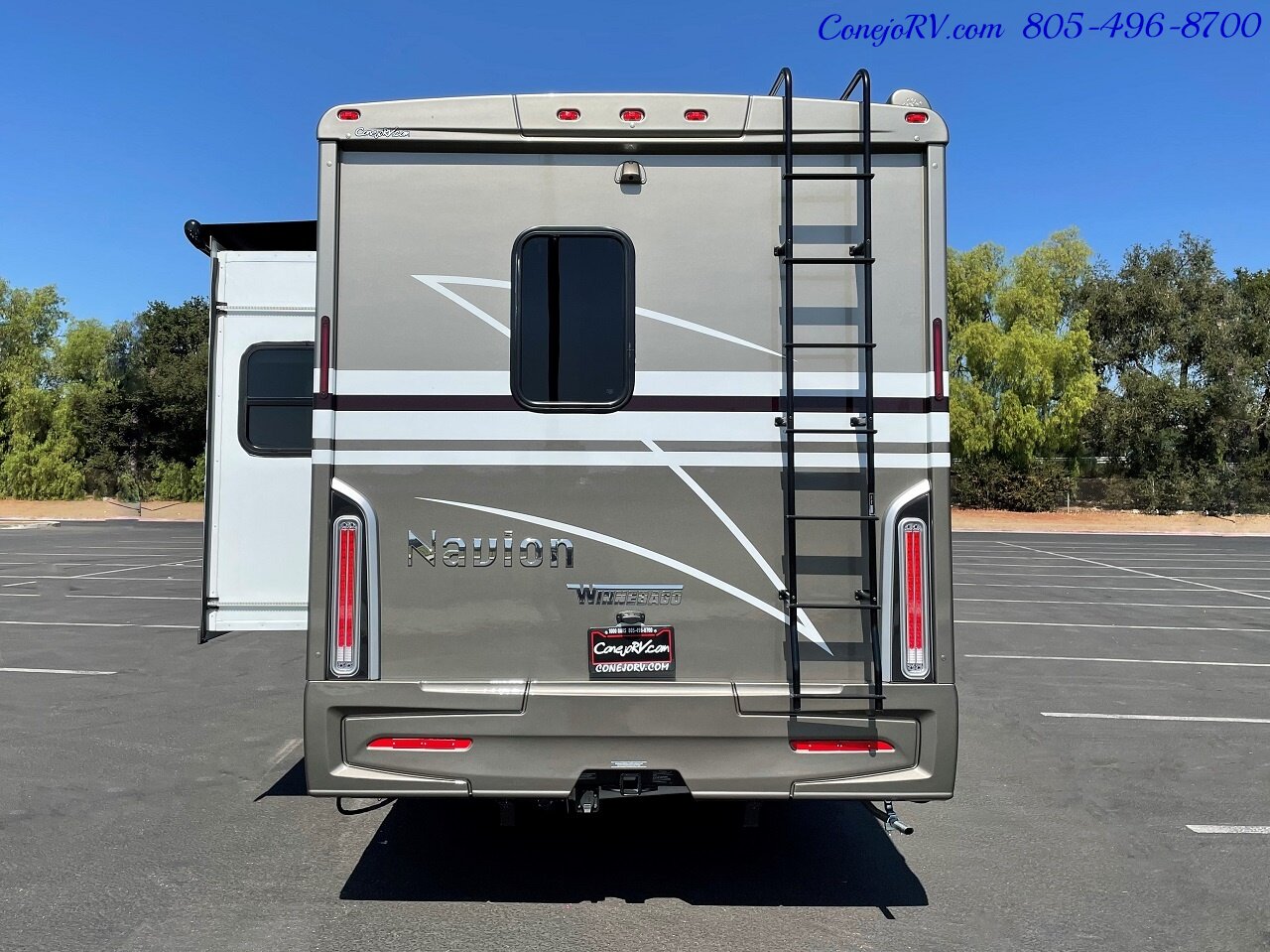 2023 Winnebago Navion 24D Full Wall Slide-Out Mercedes Turbo Diesel  Full Body Paint - Photo 43 - Thousand Oaks, CA 91360