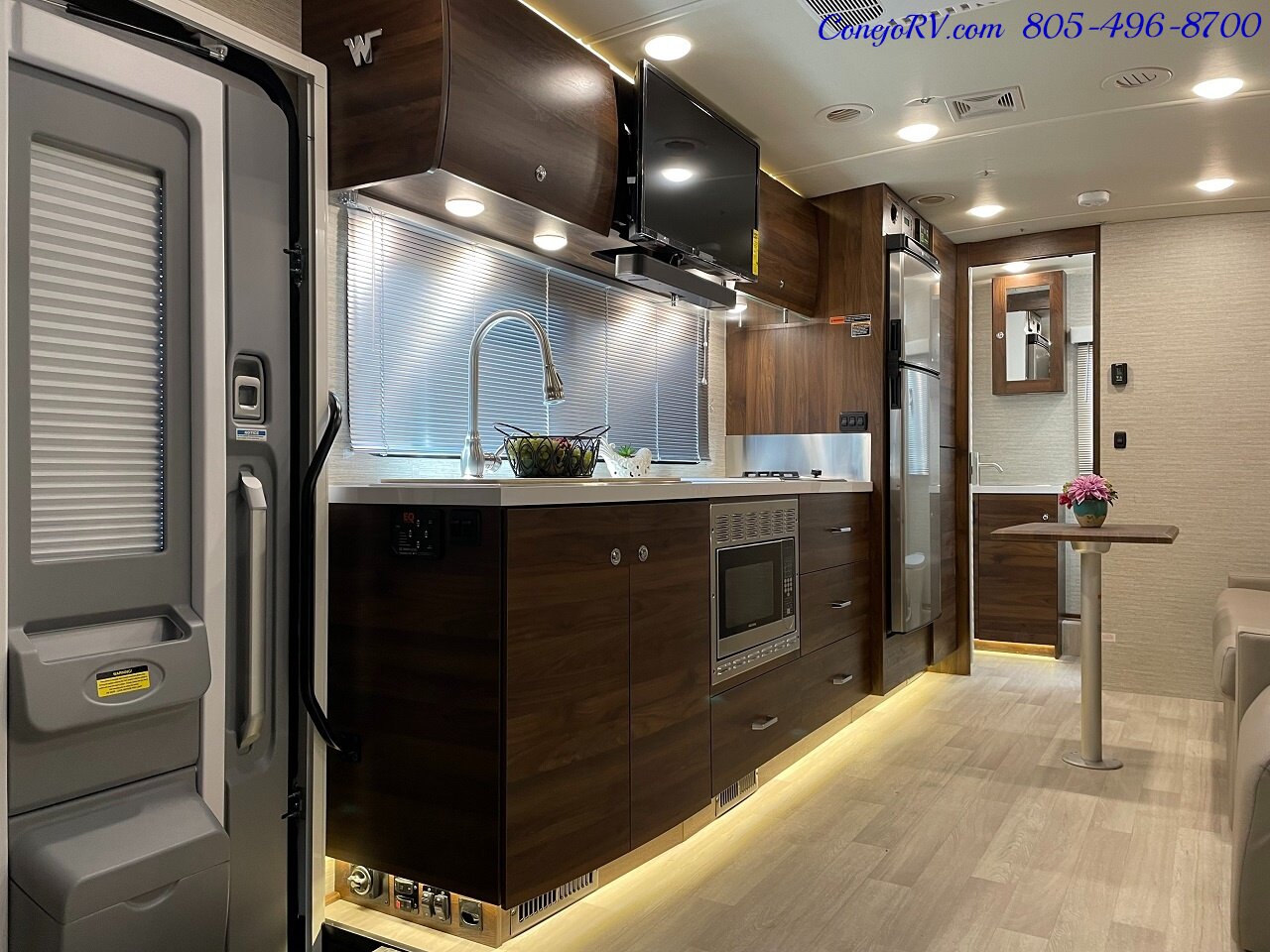 2023 Winnebago Navion 24D Full Wall Slide-Out Mercedes Turbo Diesel  Full Body Paint - Photo 7 - Thousand Oaks, CA 91360