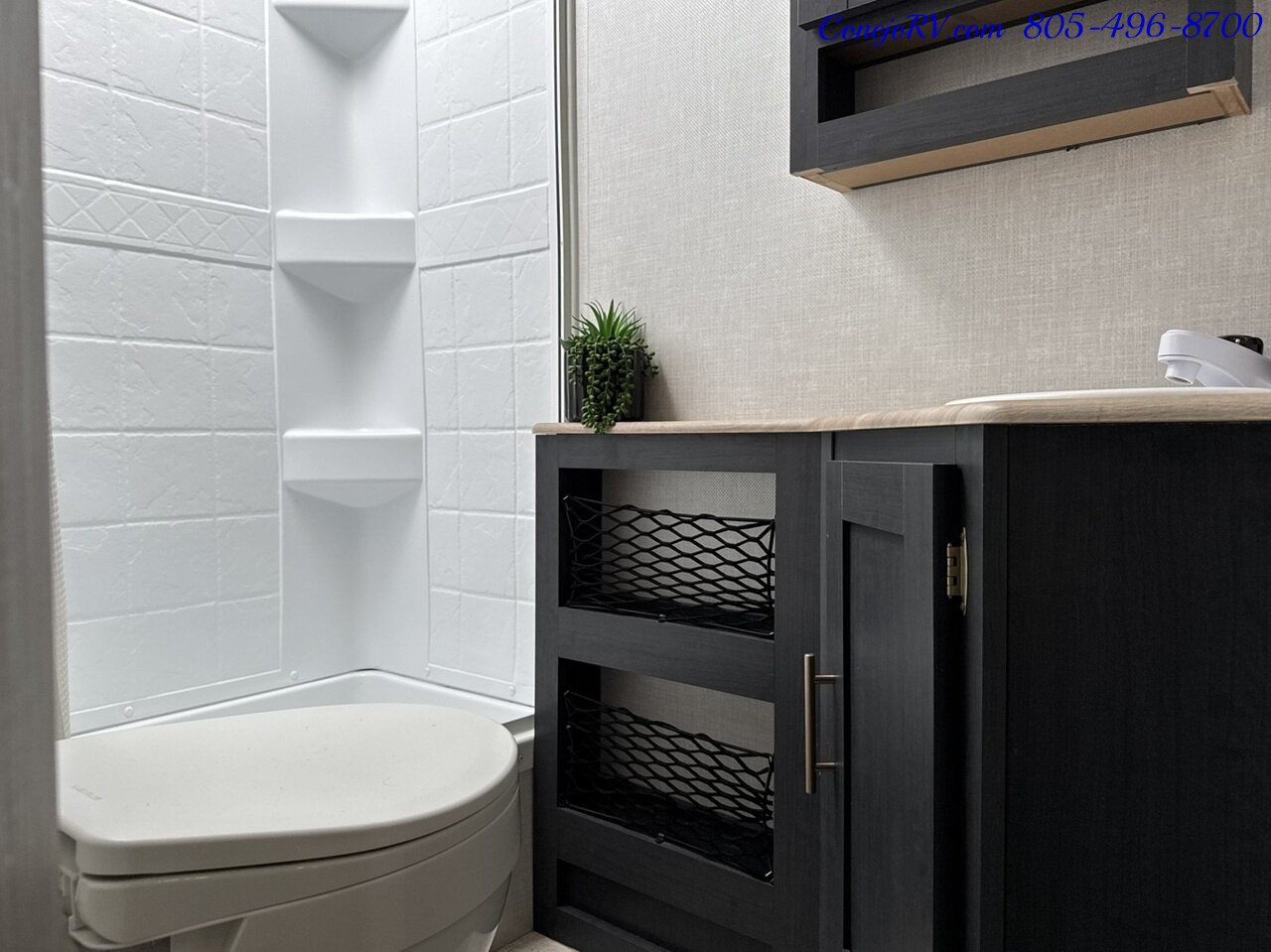 2023 Forest River R-POD RP203 Slide Out Bunkhouse Murphy Bed Full Galley Travel   - Photo 18 - Thousand Oaks, CA 91360