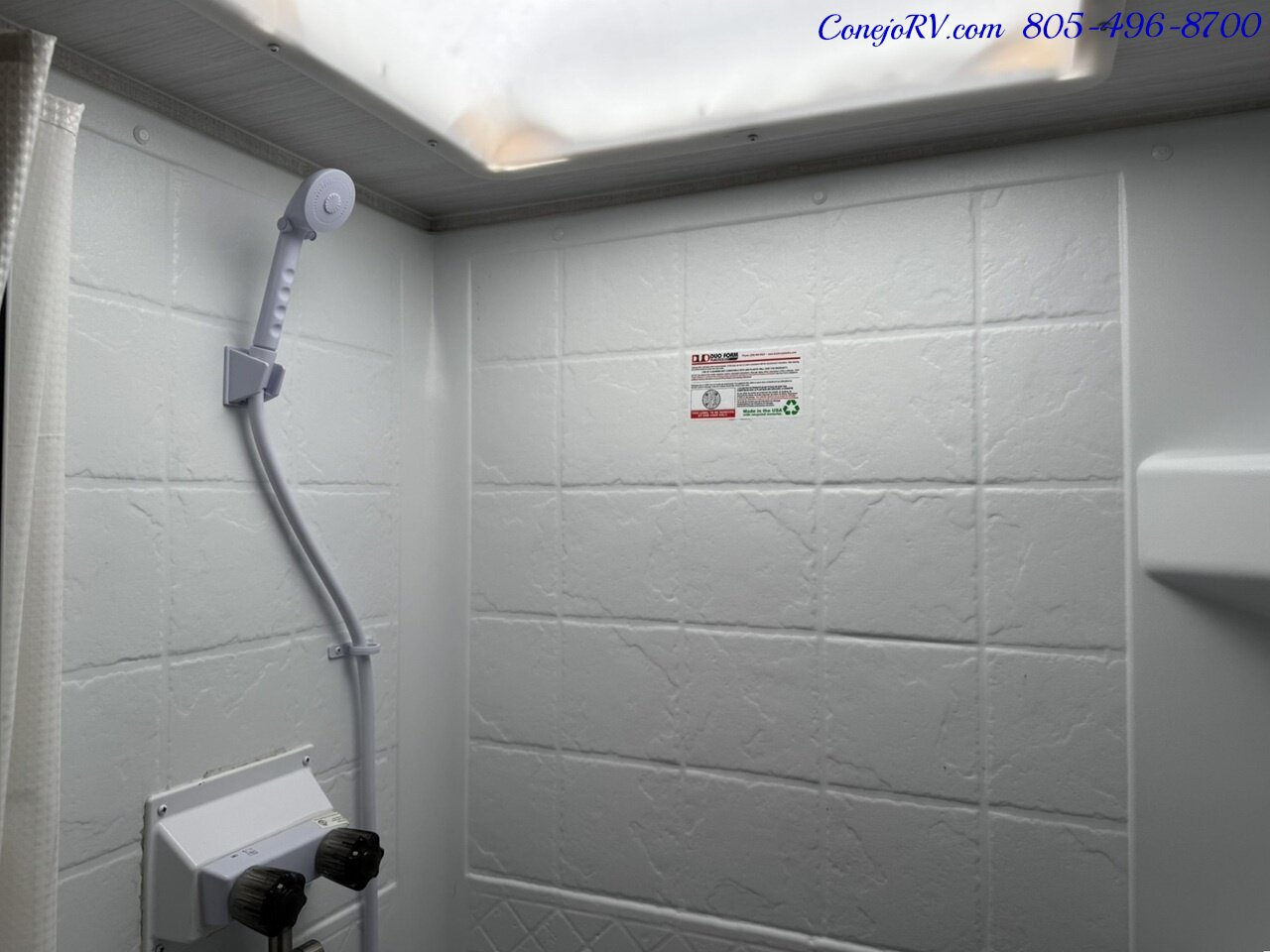 2023 Forest River R-POD RP203 Slide Out Bunkhouse Murphy Bed Full Galley Travel   - Photo 16 - Thousand Oaks, CA 91360