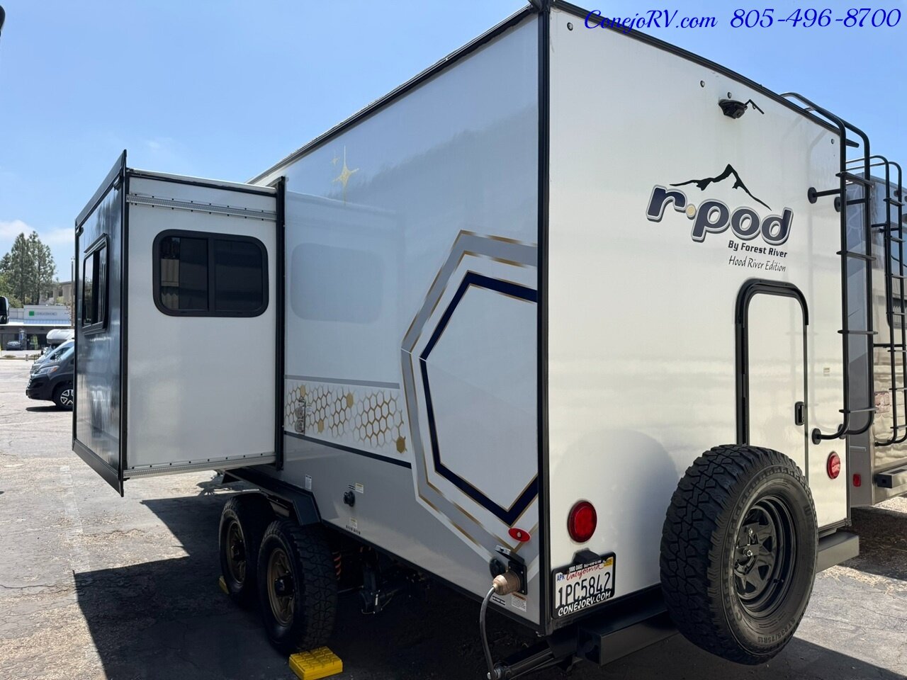 2023 Forest River R-POD RP203 Slide Out Bunkhouse Murphy Bed Full Galley Travel   - Photo 2 - Thousand Oaks, CA 91360