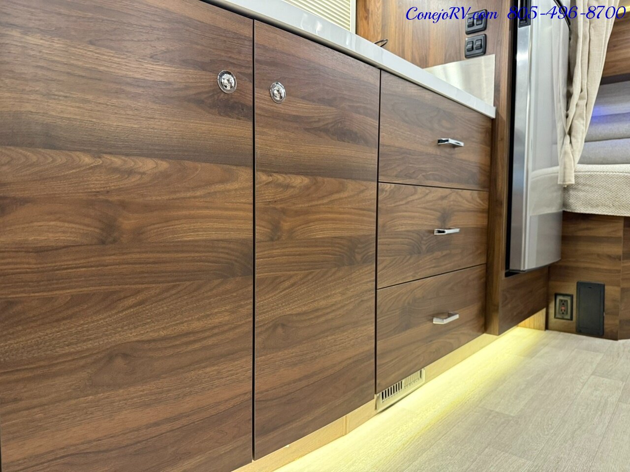 2022 Winnebago View 24J Slide-Out Horseshoe Dinette Mercedes Turbo Diesel 11K Miles - Photo 12 - Thousand Oaks, CA 91360