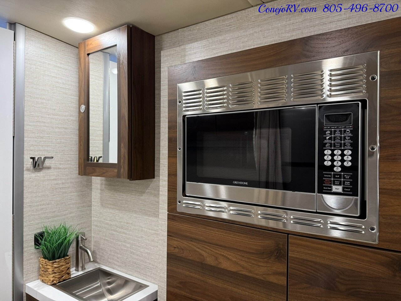 2022 Winnebago View 24J Slide-Out Horseshoe Dinette Mercedes Turbo Diesel 11K Miles - Photo 14 - Thousand Oaks, CA 91360