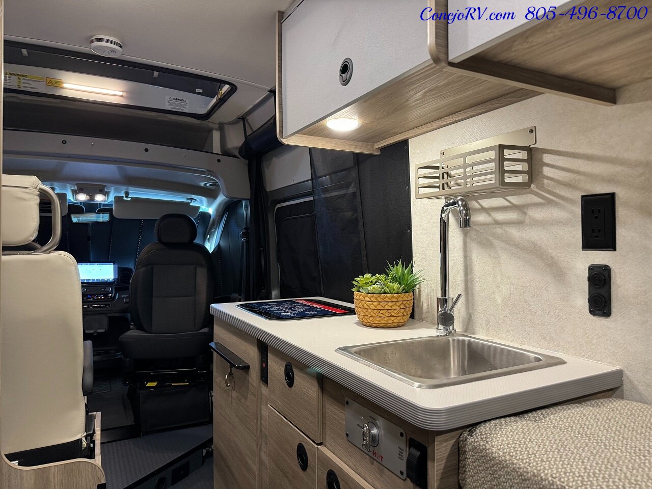 2024 Winnebago Solis 59PX Murphy Bed Pop Top Full Galley   - Photo 30 - Thousand Oaks, CA 91360