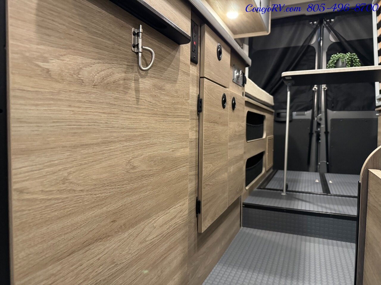 2024 Winnebago Solis 59PX Murphy Bed Pop Top Full Galley   - Photo 15 - Thousand Oaks, CA 91360