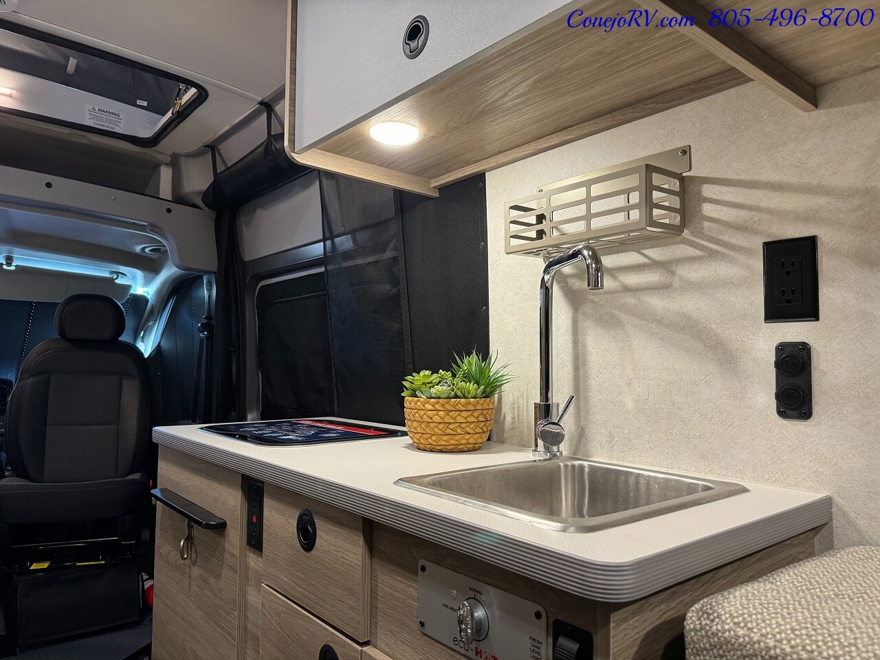 2024 Winnebago Solis 59PX Murphy Bed Pop Top Full Galley   - Photo 17 - Thousand Oaks, CA 91360