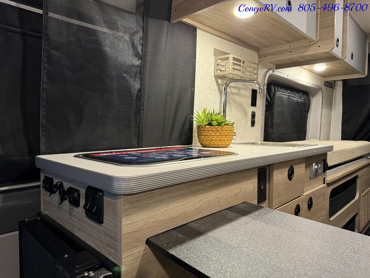 2024 Winnebago Solis 59PX Murphy Bed Pop Top Full Galley   - Photo 13 - Thousand Oaks, CA 91360