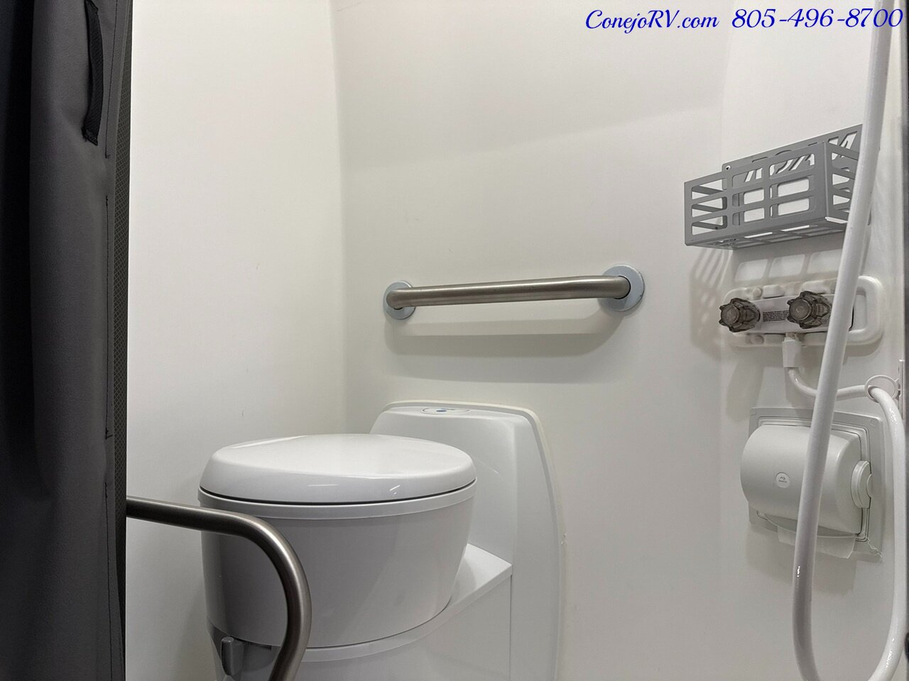 2023 Winnebago ROAM 59RX  Accessibility Power Lift Power Lounge Full Galley - Photo 14 - Thousand Oaks, CA 91360