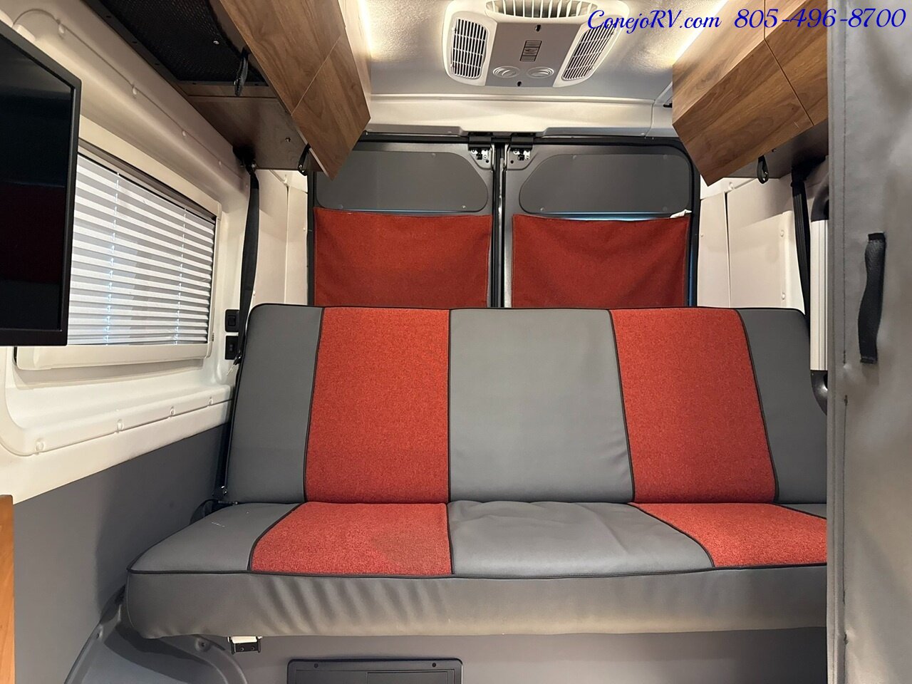 2023 Winnebago ROAM 59RX  Accessibility Power Lift Power Lounge Full Galley - Photo 18 - Thousand Oaks, CA 91360