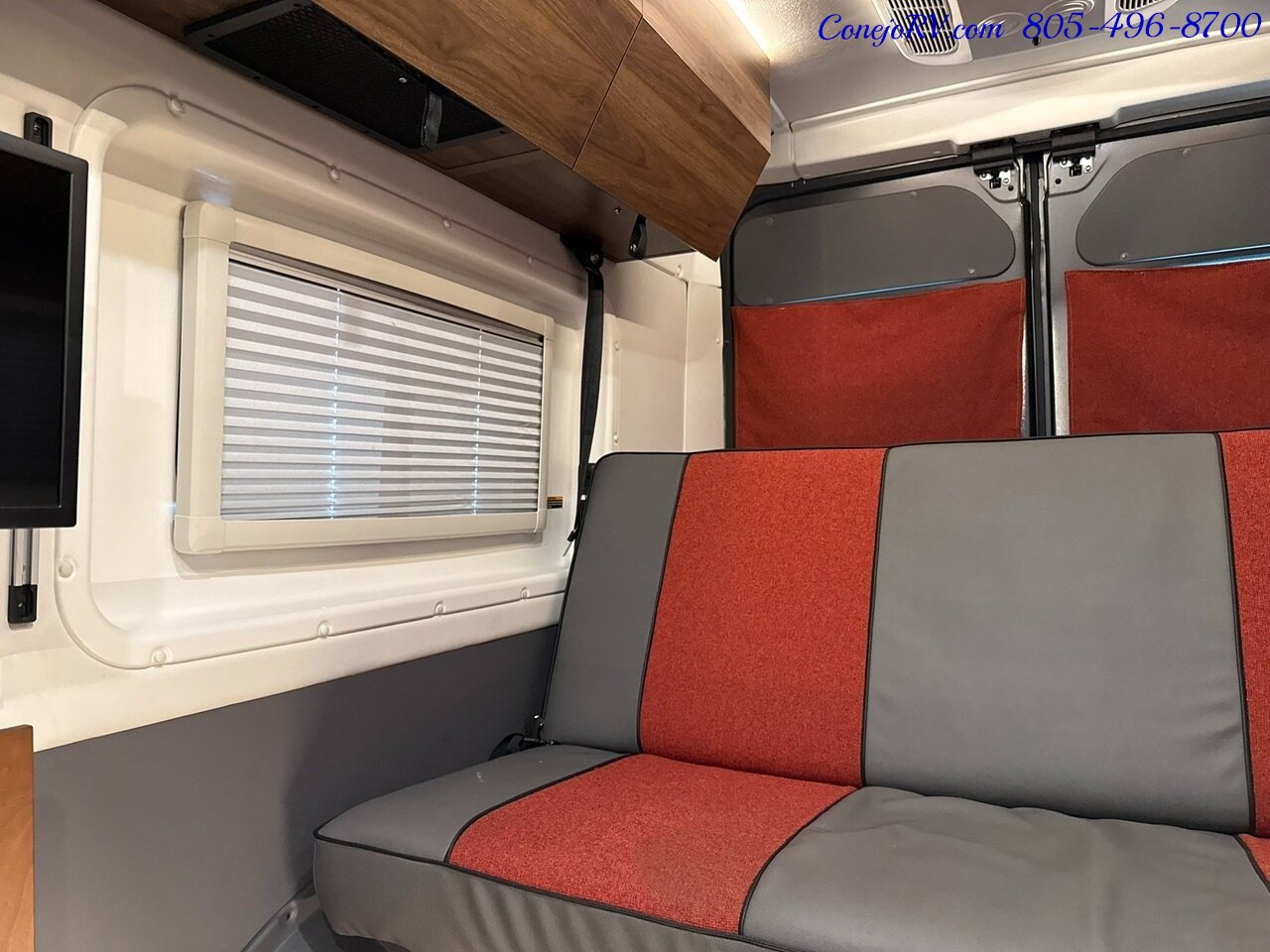2023 Winnebago ROAM 59RX  Accessibility Power Lift Power Lounge Full Galley - Photo 20 - Thousand Oaks, CA 91360