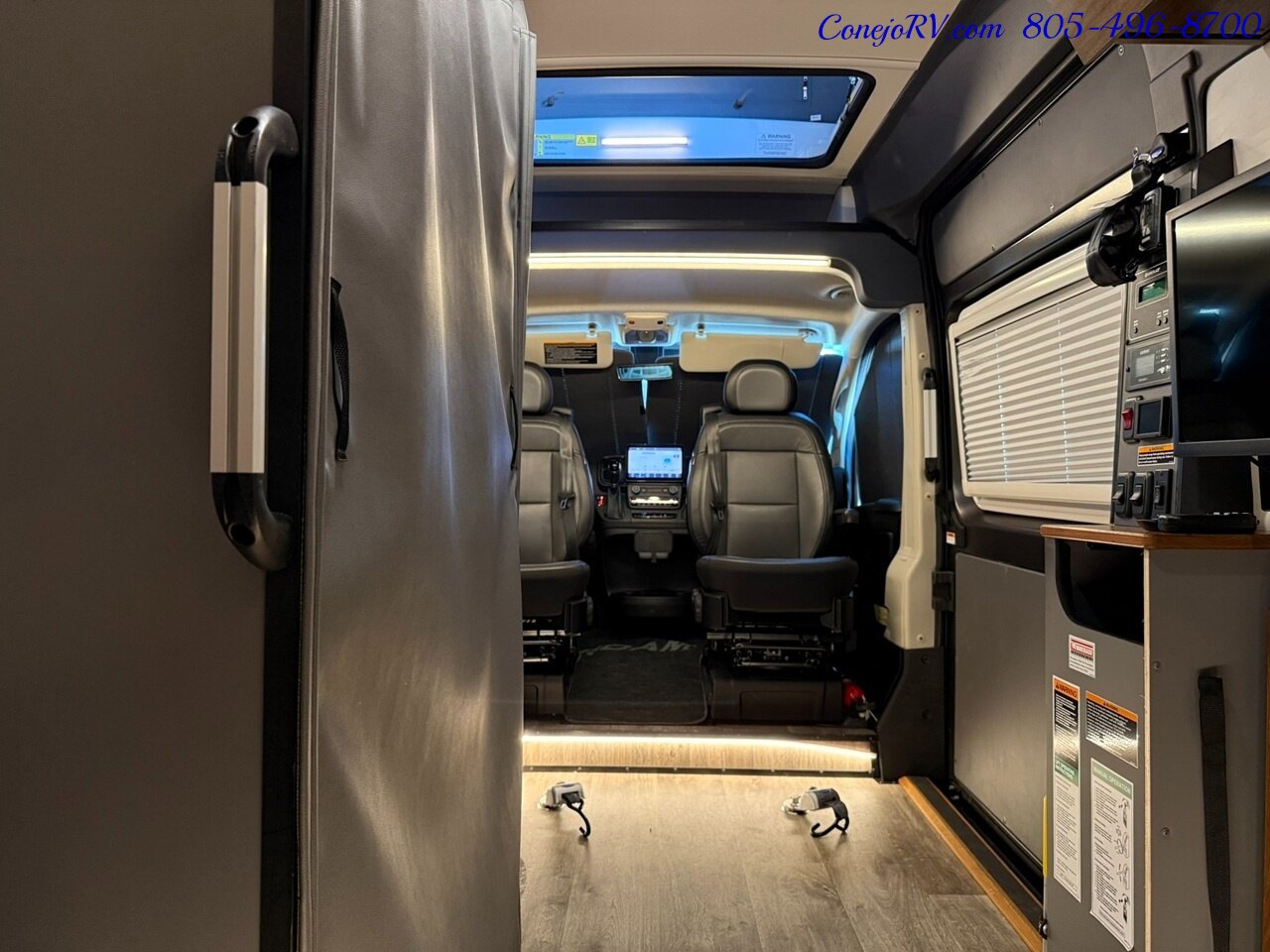 2023 Winnebago ROAM 59RX  Accessibility Power Lift Power Lounge Full Galley - Photo 25 - Thousand Oaks, CA 91360