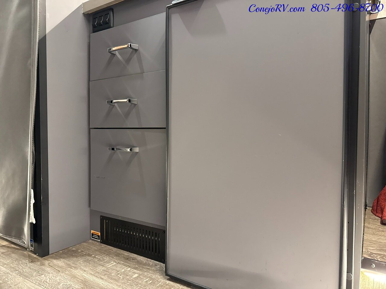 2023 Winnebago ROAM 59RX  Accessibility Power Lift Power Lounge Full Galley - Photo 9 - Thousand Oaks, CA 91360