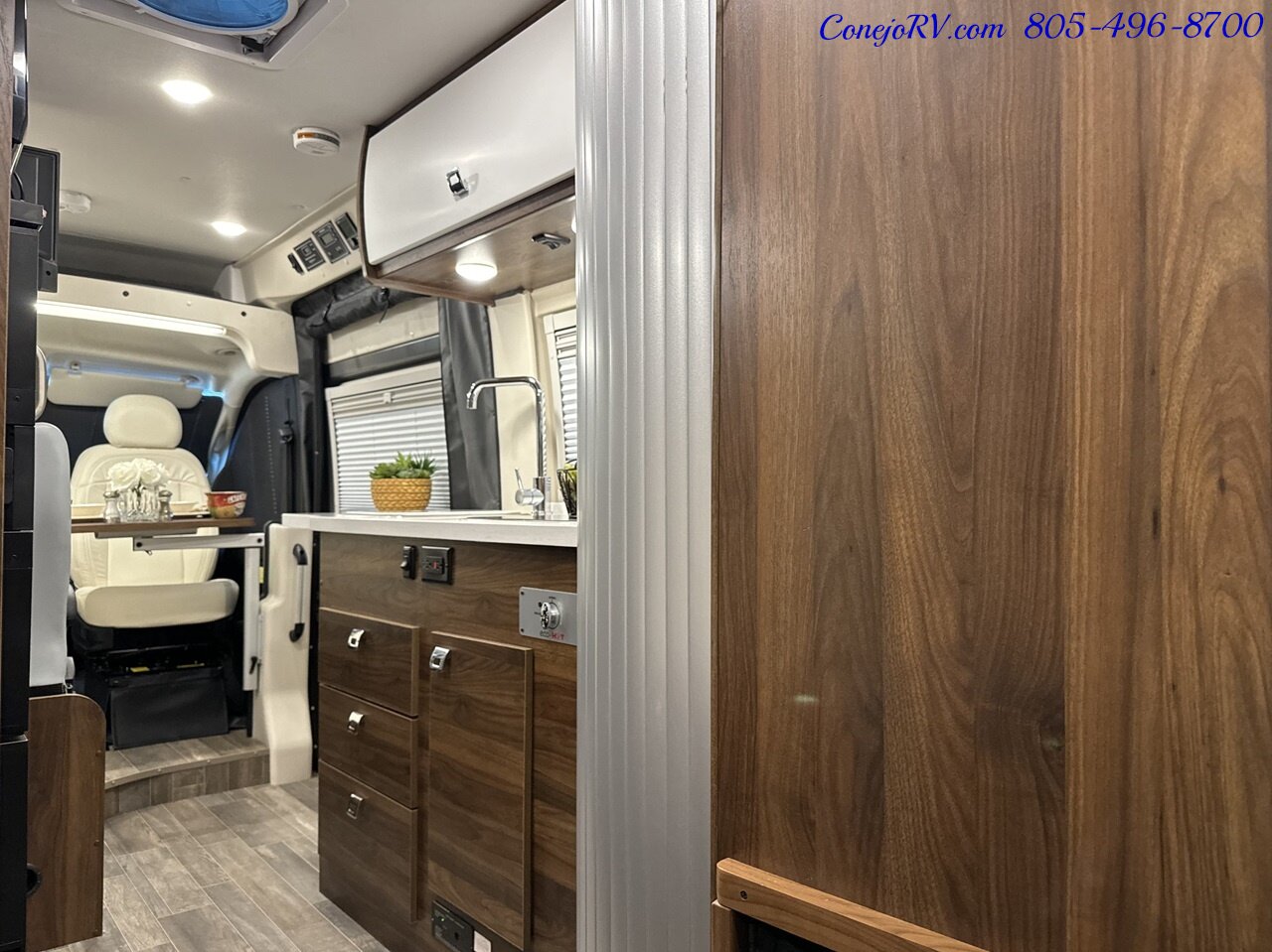 2024 Winnebago Travato 59G Touring Coach Full Galley Murphy Bed   - Photo 29 - Thousand Oaks, CA 91360