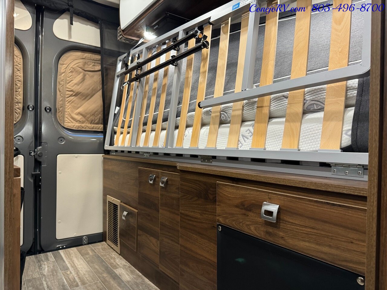 2024 Winnebago Travato 59G Touring Coach Full Galley Murphy Bed   - Photo 24 - Thousand Oaks, CA 91360