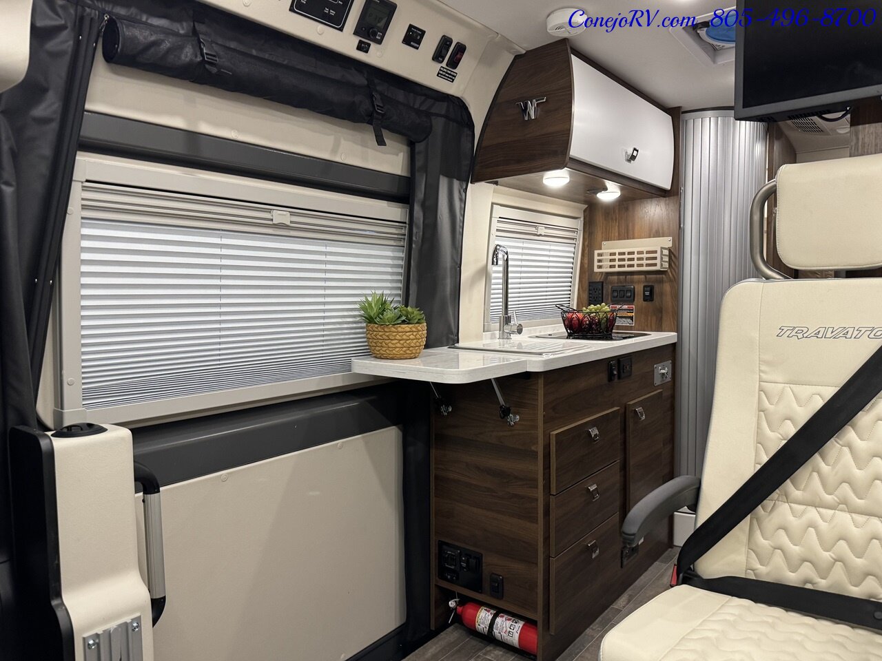 2024 Winnebago Travato 59G Touring Coach Full Galley Murphy Bed   - Photo 9 - Thousand Oaks, CA 91360