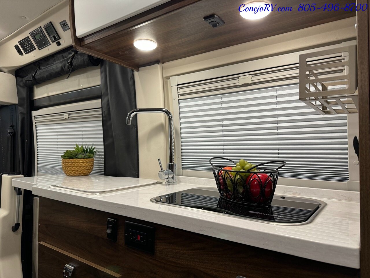 2024 Winnebago Travato 59G Touring Coach Full Galley Murphy Bed   - Photo 20 - Thousand Oaks, CA 91360