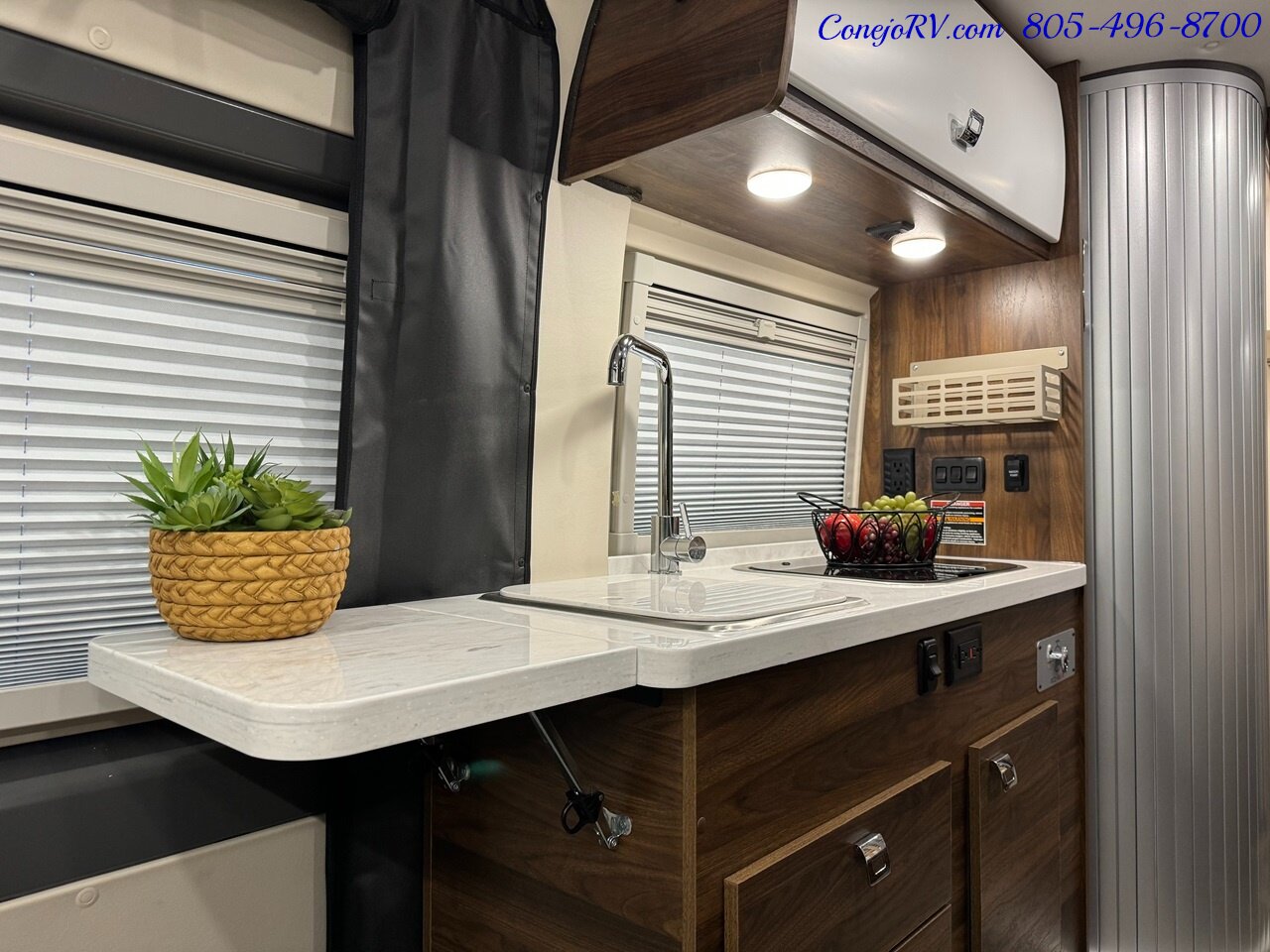 2024 Winnebago Travato 59G Touring Coach Full Galley Murphy Bed   - Photo 14 - Thousand Oaks, CA 91360