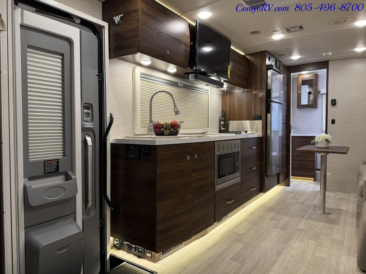2024 Winnebago Navion 24D Full Wall Slide-Out Mercedes Turbo Diesel Full  Body Paint 4K Miles - Photo 7 - Thousand Oaks, CA 91360