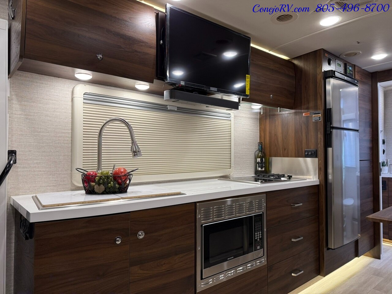 2024 Winnebago Navion 24D Full Wall Slide-Out Mercedes Turbo Diesel Full  Body Paint 4K Miles - Photo 12 - Thousand Oaks, CA 91360
