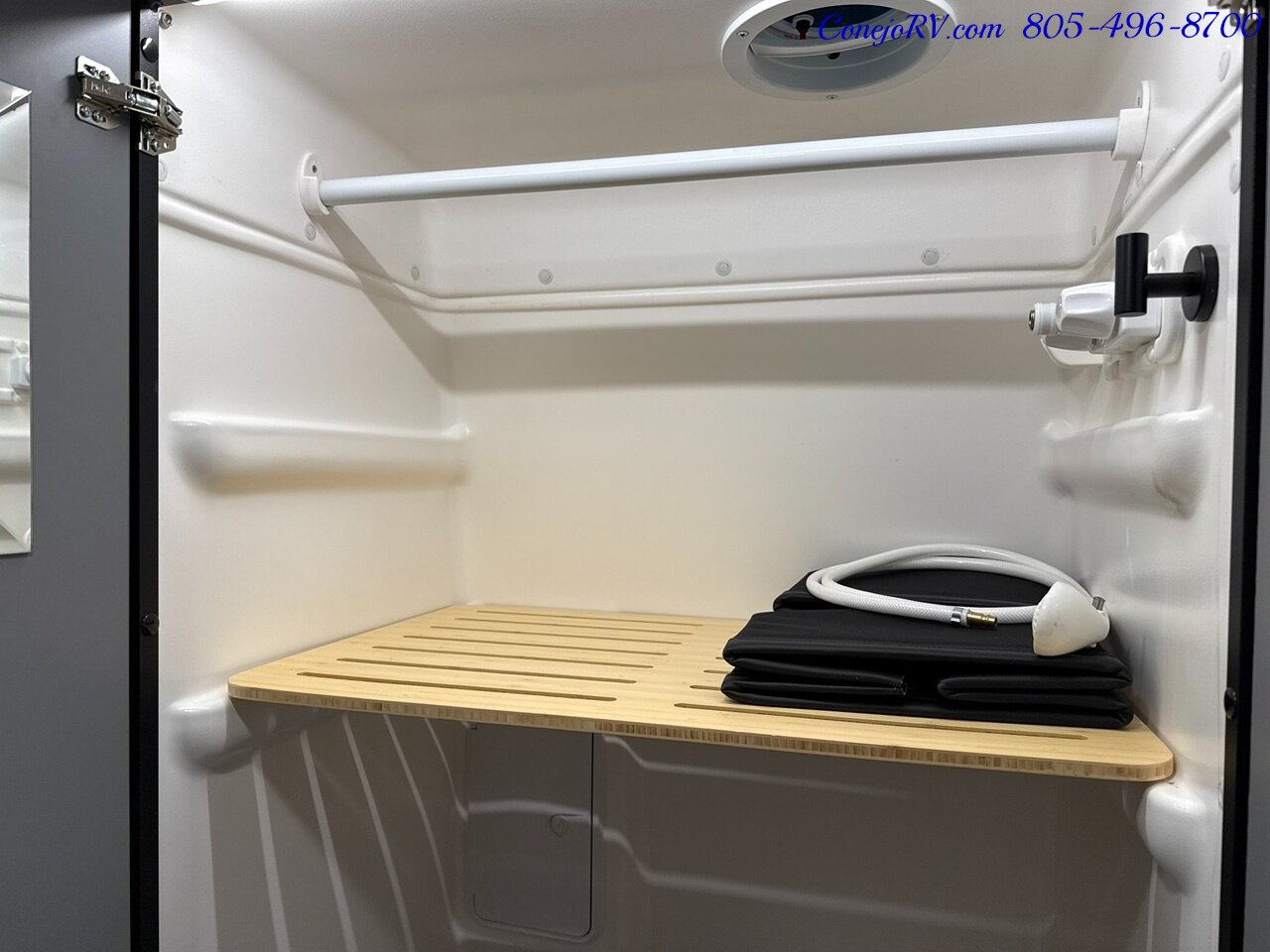 2027 Winnebago Revel 44E AWD Sprinter Mercedes Turbo Diesel 8.4KWH Lithionics System - Photo 18 - Thousand Oaks, CA 91360