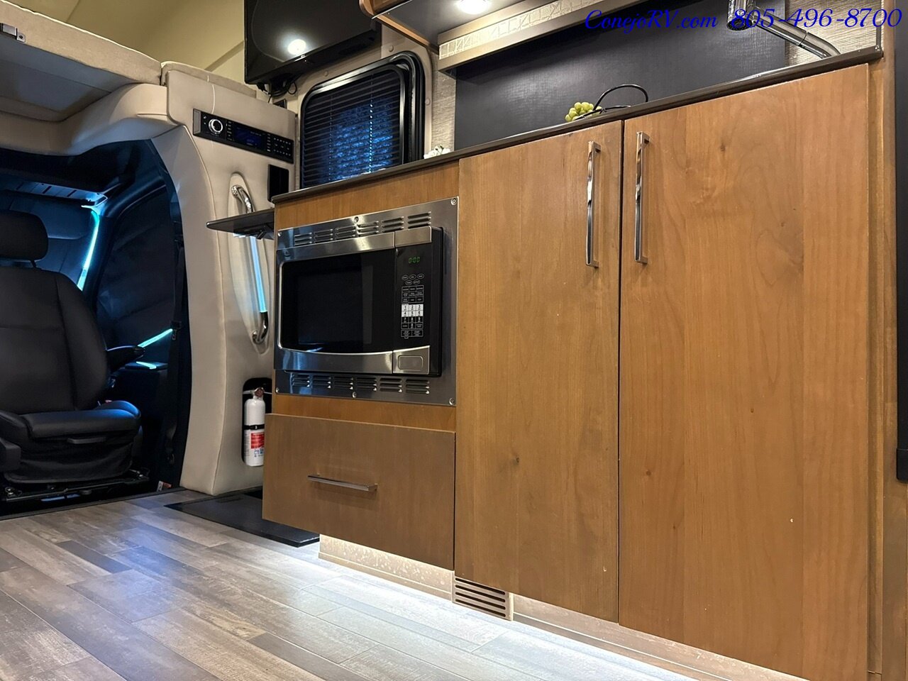 2020 Tiffin Wayfarer 25RW Murphy Bed Full Wall Slide-Out Mercedes Turbo  Diesel Full Body Paint 27K Miles - Photo 18 - Thousand Oaks, CA 91360