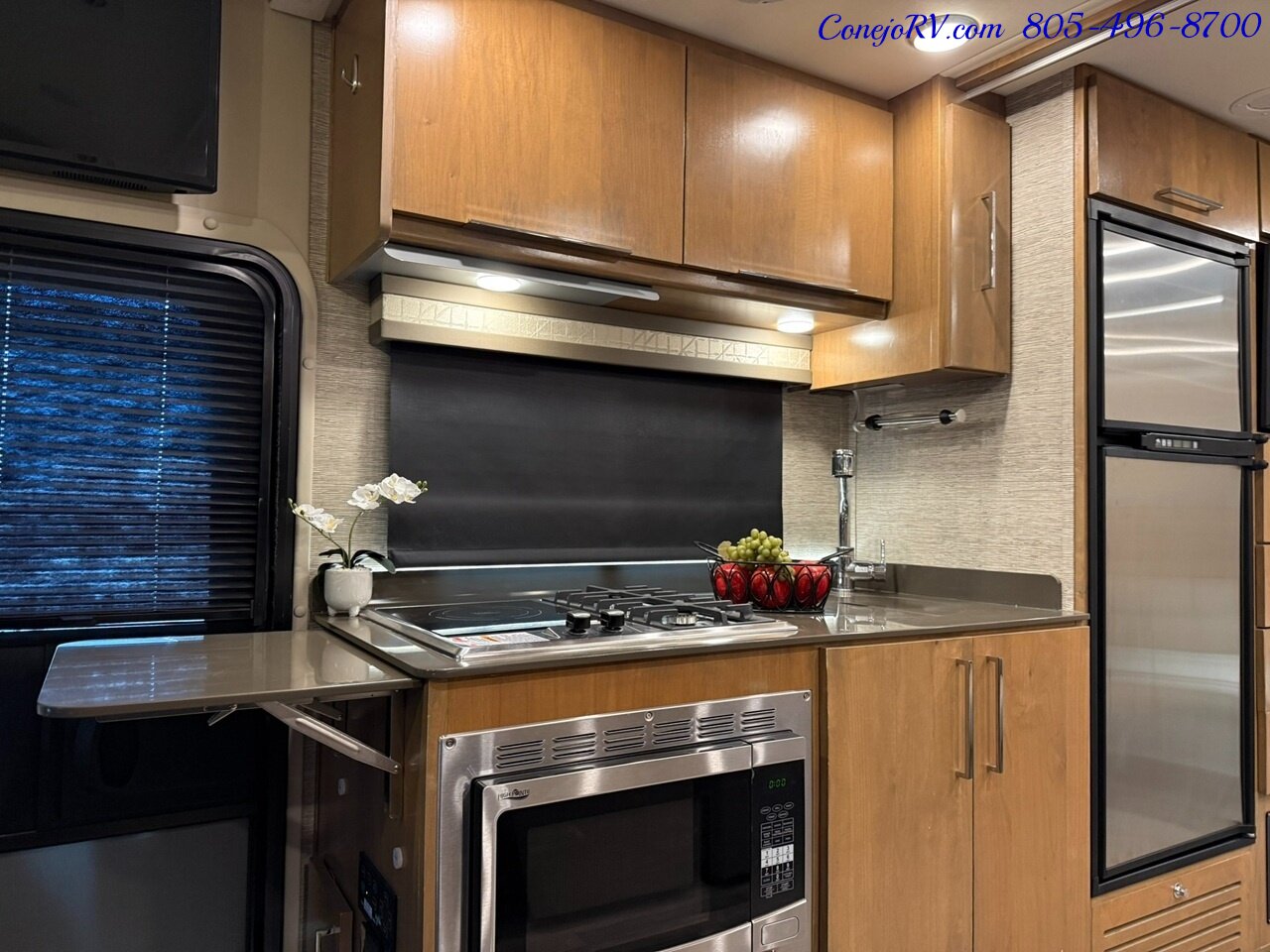 2020 Tiffin Wayfarer 25RW Murphy Bed Full Wall Slide-Out Mercedes Turbo  Diesel Full Body Paint 27K Miles - Photo 13 - Thousand Oaks, CA 91360