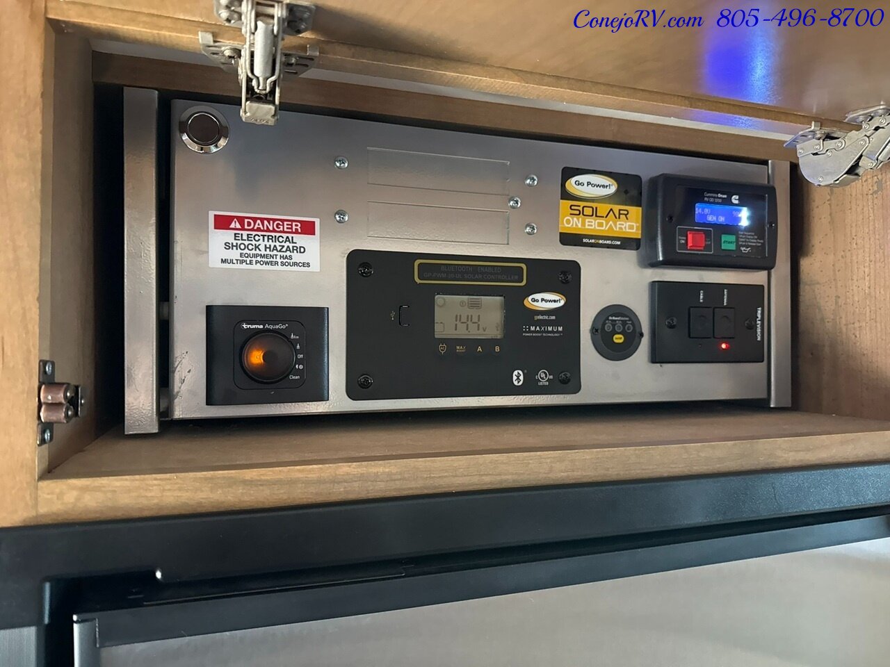 2020 Tiffin Wayfarer 25RW Murphy Bed Full Wall Slide-Out Mercedes Turbo  Diesel Full Body Paint 27K Miles - Photo 17 - Thousand Oaks, CA 91360