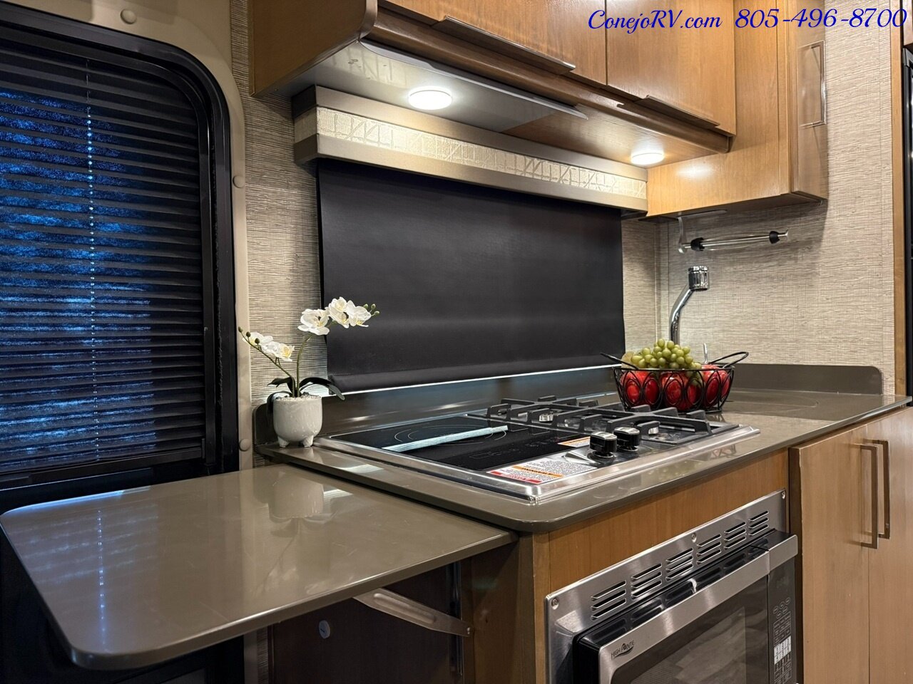 2020 Tiffin Wayfarer 25RW Murphy Bed Full Wall Slide-Out Mercedes Turbo  Diesel Full Body Paint 27K Miles - Photo 15 - Thousand Oaks, CA 91360