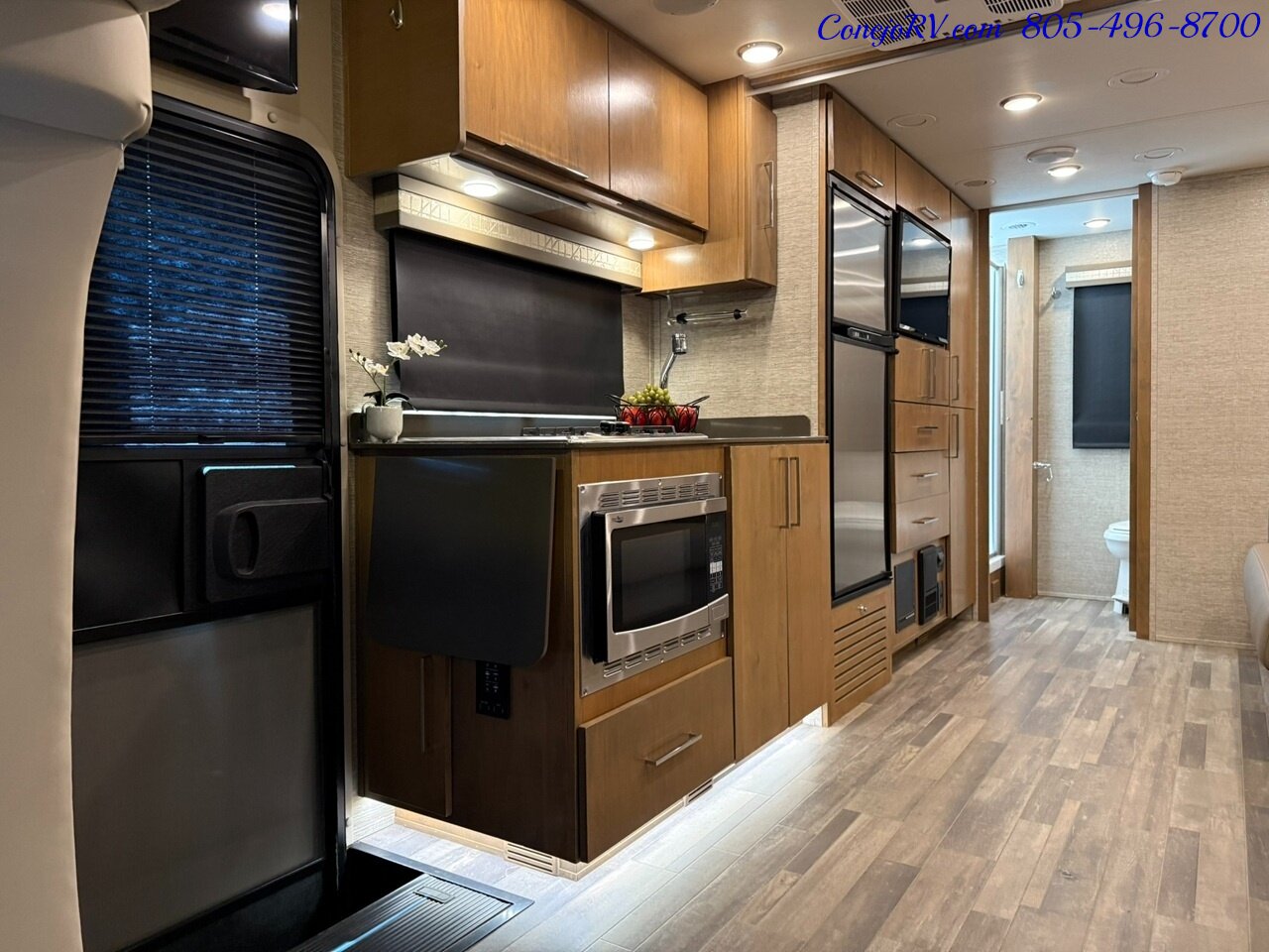 2020 Tiffin Wayfarer 25RW Murphy Bed Full Wall Slide-Out Mercedes Turbo  Diesel Full Body Paint 27K Miles - Photo 7 - Thousand Oaks, CA 91360