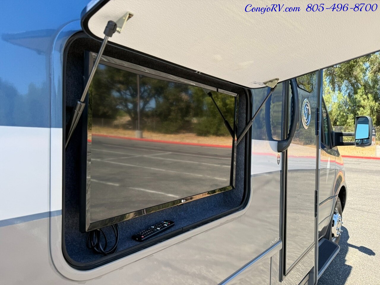 2020 Tiffin Wayfarer 25RW Murphy Bed Full Wall Slide-Out Mercedes Turbo  Diesel Full Body Paint 27K Miles - Photo 43 - Thousand Oaks, CA 91360