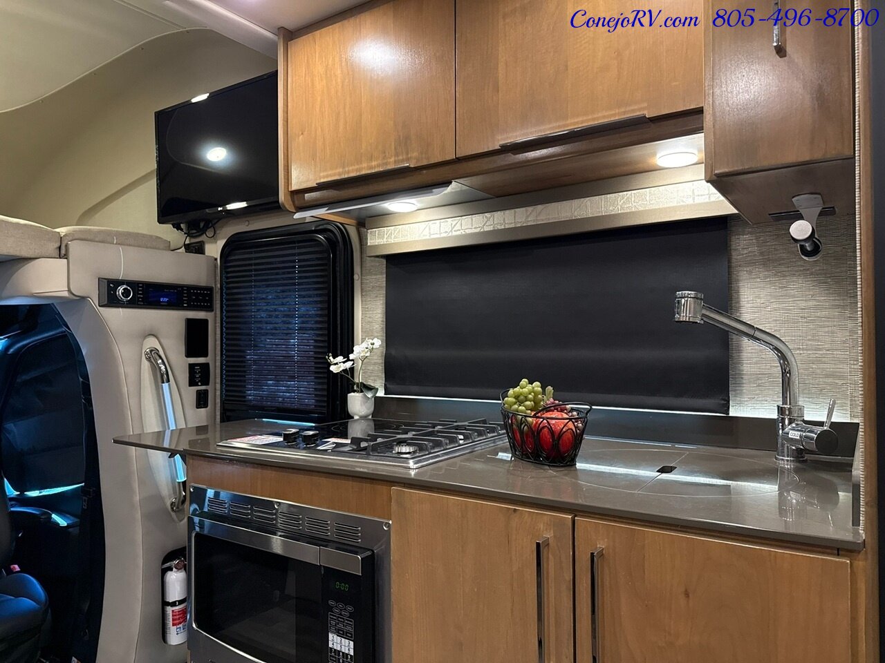 2020 Tiffin Wayfarer 25RW Murphy Bed Full Wall Slide-Out Mercedes Turbo  Diesel Full Body Paint 27K Miles - Photo 19 - Thousand Oaks, CA 91360