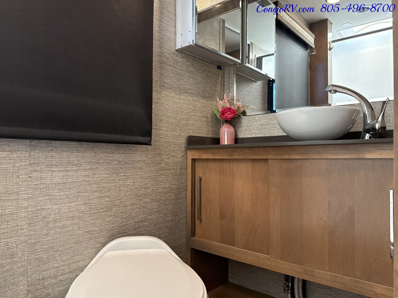 2020 Tiffin Wayfarer 25RW Murphy Bed Full Wall Slide-Out Mercedes Turbo  Diesel Full Body Paint 27K Miles - Photo 21 - Thousand Oaks, CA 91360
