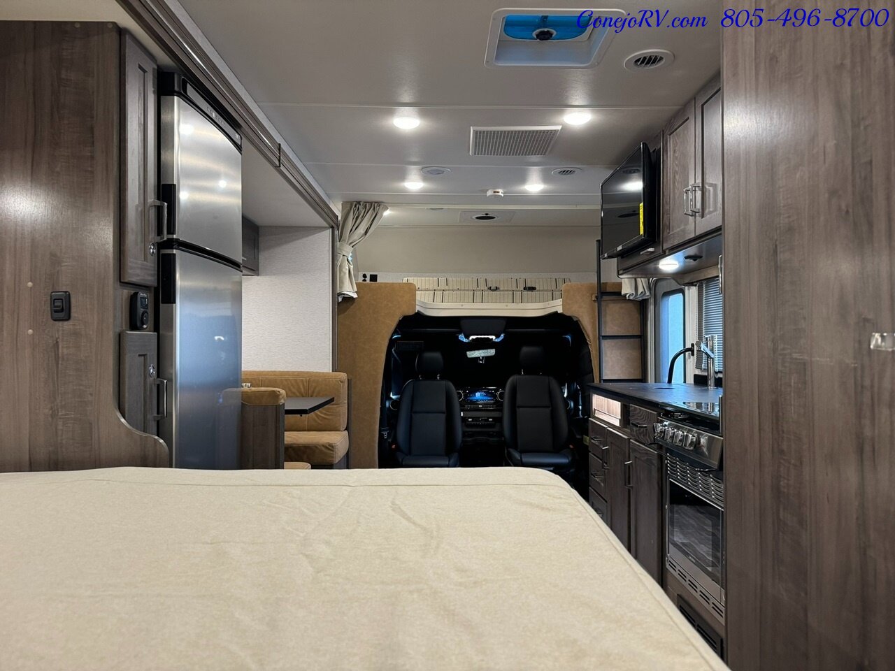 2025 Winnebago Porto 24P Full Wall Slide-Out Mercedes Turbo Diesel Full  Body Paint - Photo 24 - Thousand Oaks, CA 91360