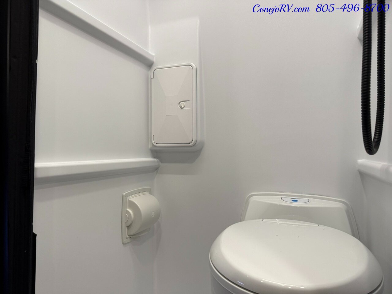 2026 Tiffin GH2 AWD Sprinter Mercedes 2500 EXT AWD  Turbo Diesel 540AH Battle Born Lithium Ion Kit - Photo 17 - Thousand Oaks, CA 91360