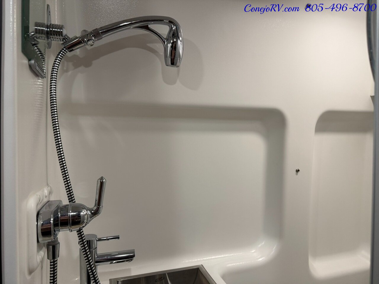 2024 Winnebago Travato 59GL Touring Coach Pure Management System - Photo 16 - Thousand Oaks, CA 91360