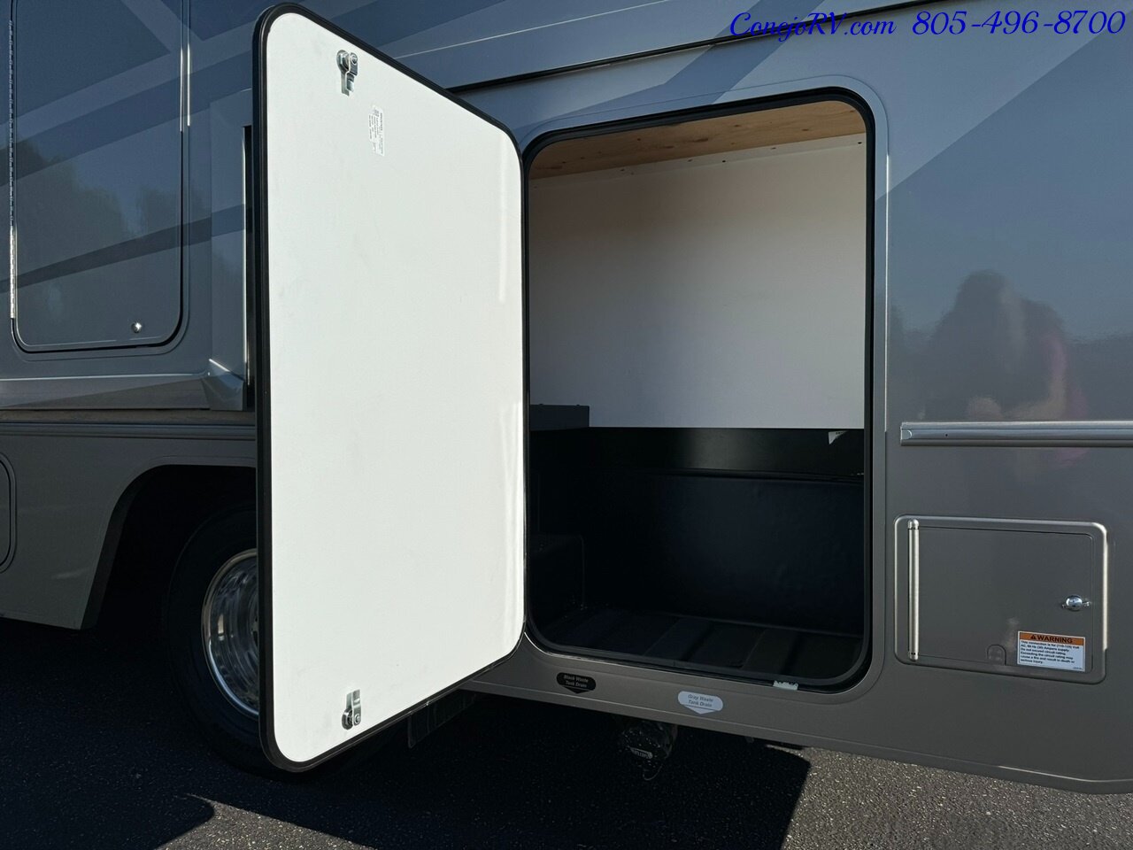 2025 Winnebago Porto 24P Full Wall Slide-Out Mercedes Turbo Diesel Full  Body Paint - Photo 40 - Thousand Oaks, CA 91360