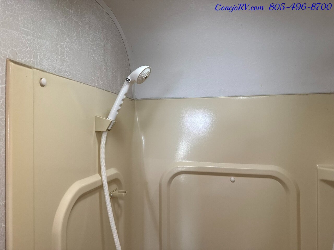 2001 Coachmen Catalina 210CB Cab Over Loft Bed 69K Miles - Photo 20 - Thousand Oaks, CA 91360