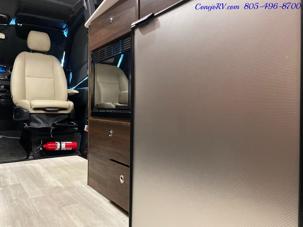 2022 Winnebago Boldt 70BL 4X4 Volta Lithium System Mercedes Turbo Diesel  10K Miles - Photo 13 - Thousand Oaks, CA 91360