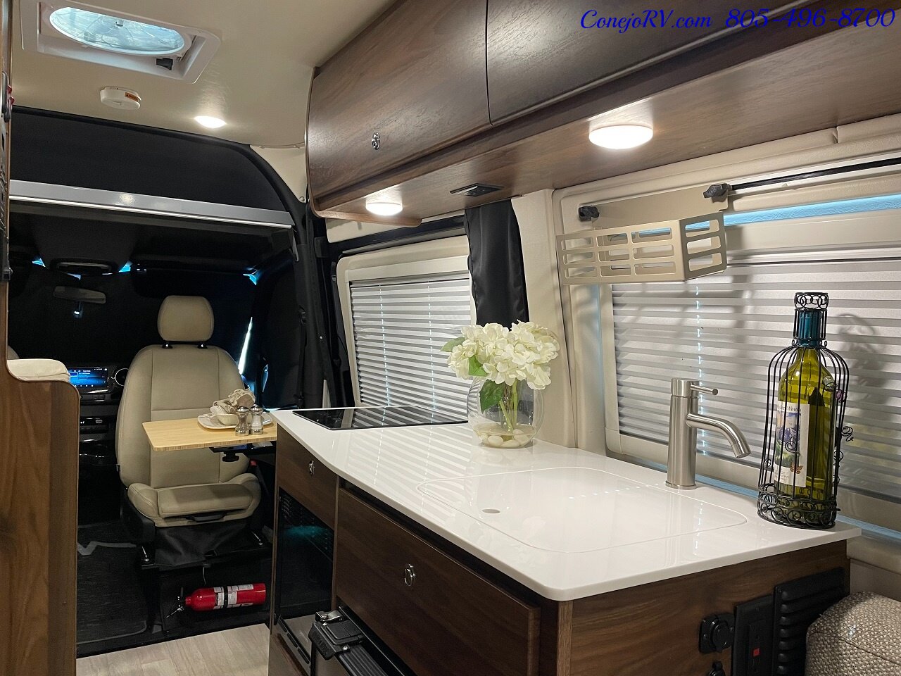 2022 Winnebago Boldt 70BL 4X4 Volta Lithium System Mercedes Turbo Diesel  10K Miles - Photo 28 - Thousand Oaks, CA 91360